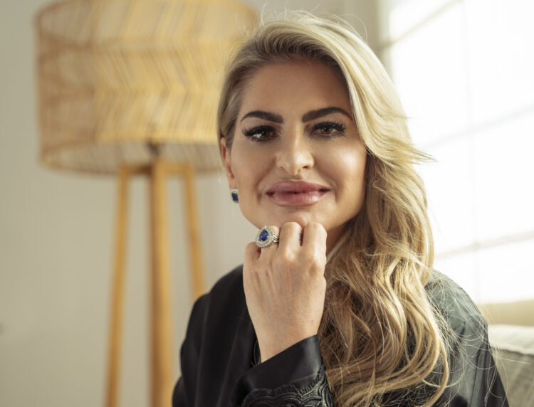 claudia pinto feet 1