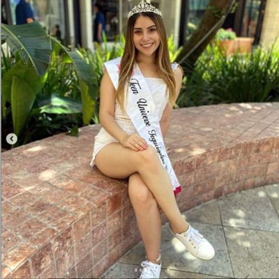 claudia rosy bendezu feet 4