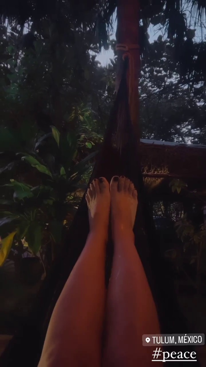 claudia serpa feet 3