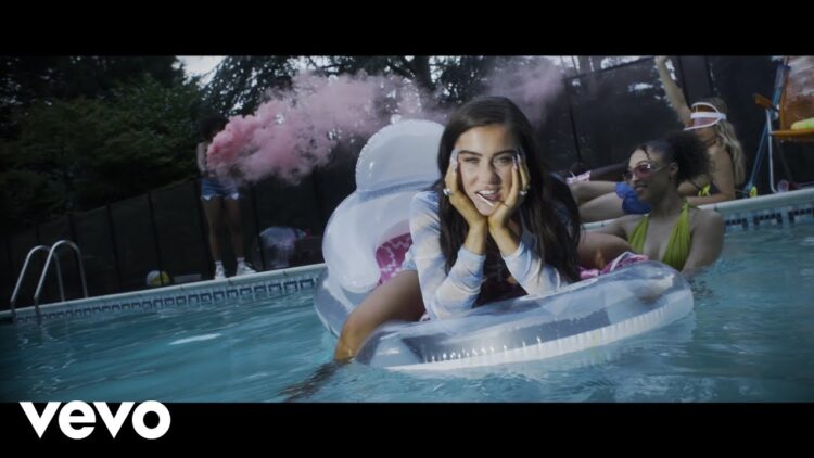 claudia valentina feet 2