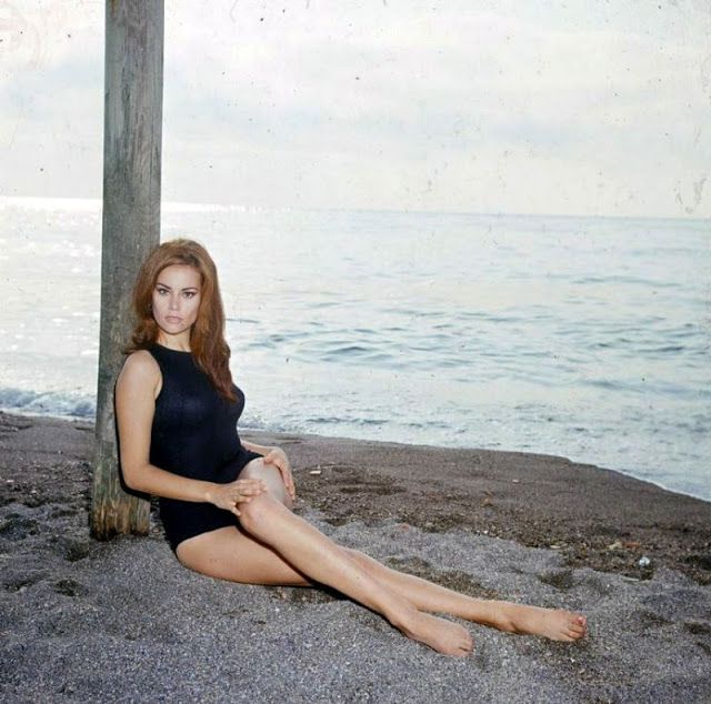 claudine auger feet 4