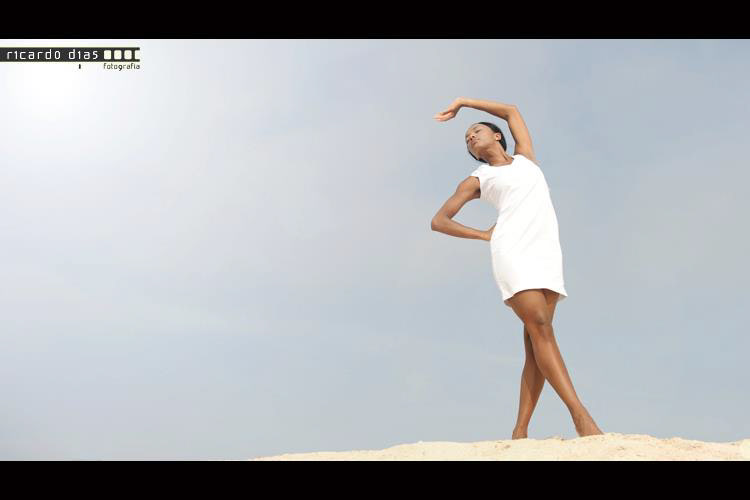 claudya moreira feet 4