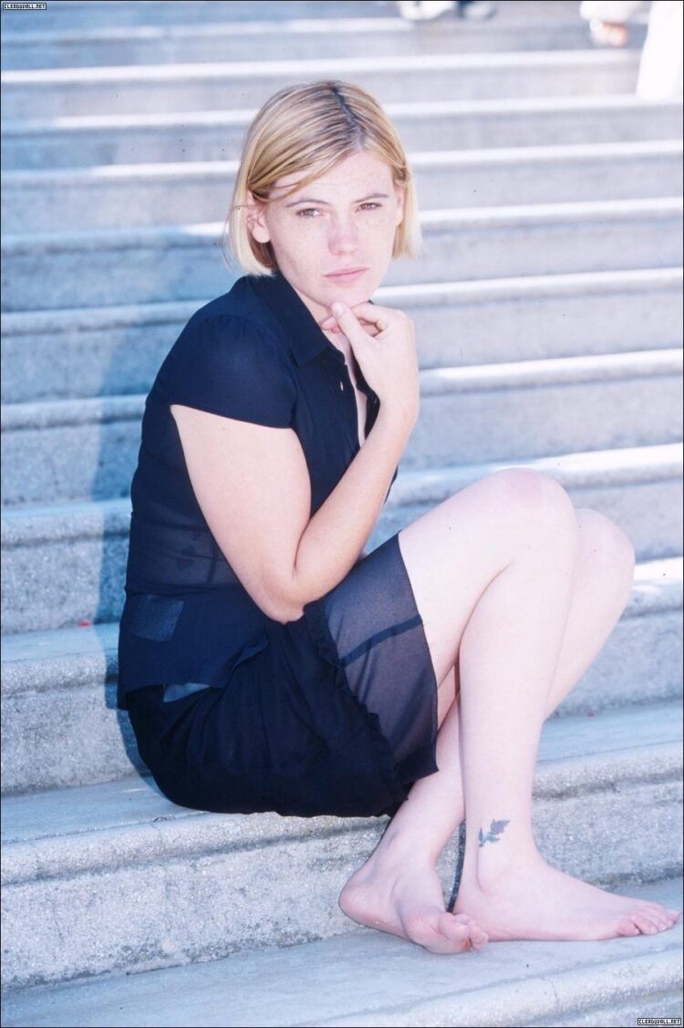 clea duvall feet 1