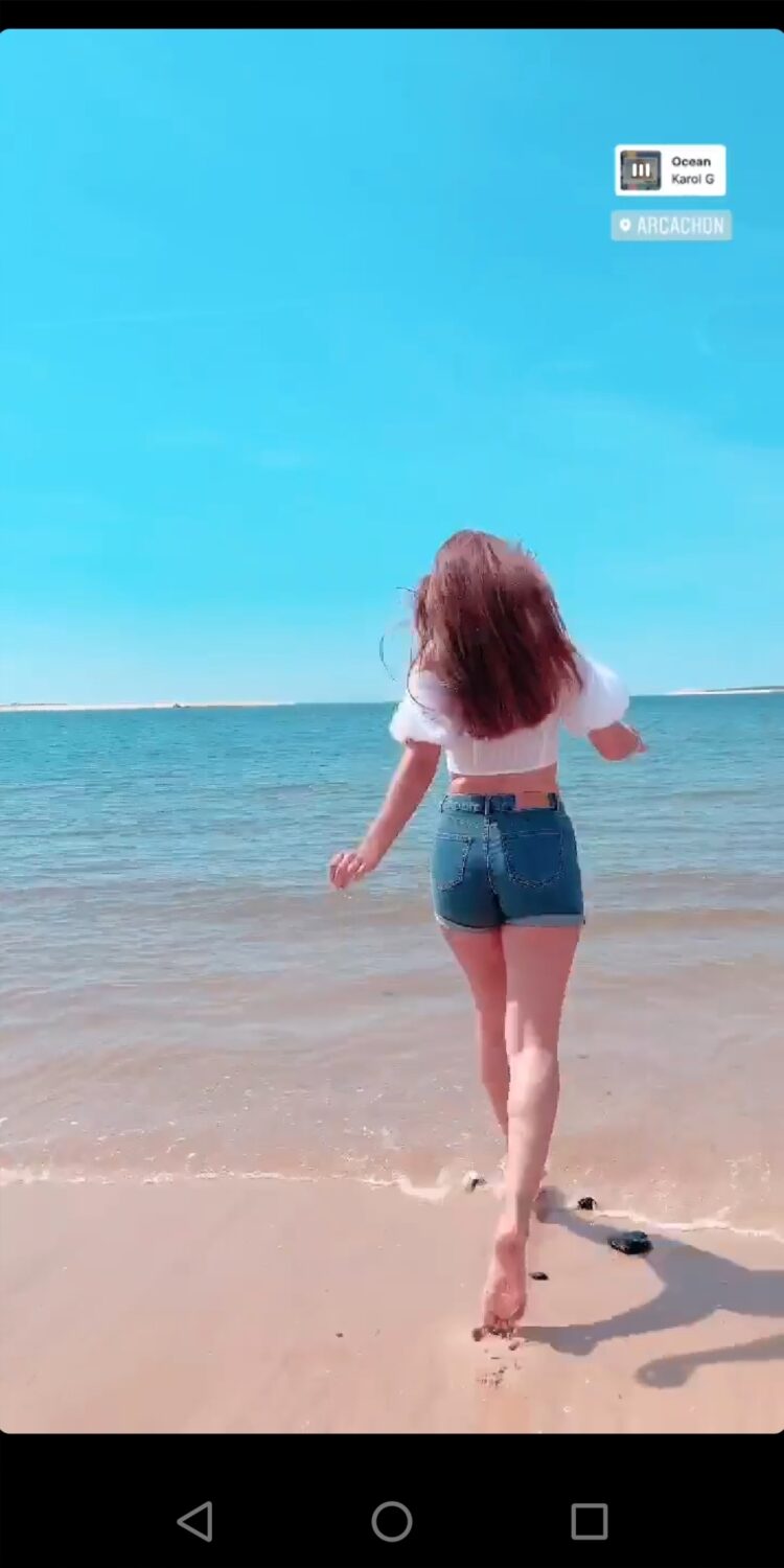 clea lacy juhn feet 1