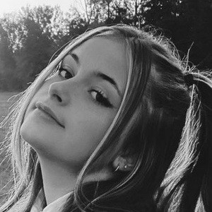 clemence esvan feet 3