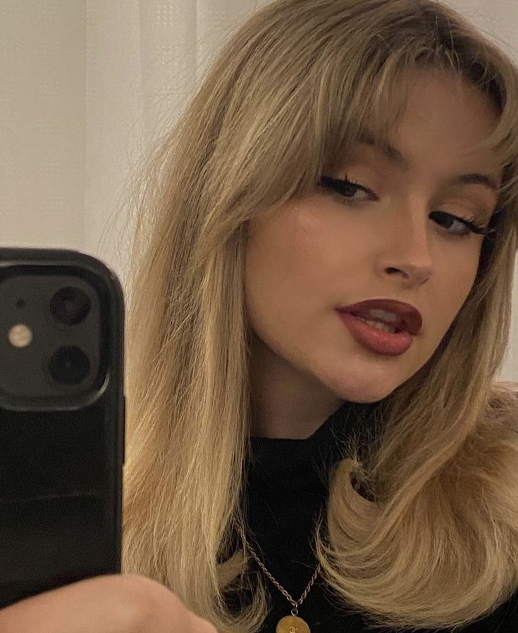 clemence esvan feet 5