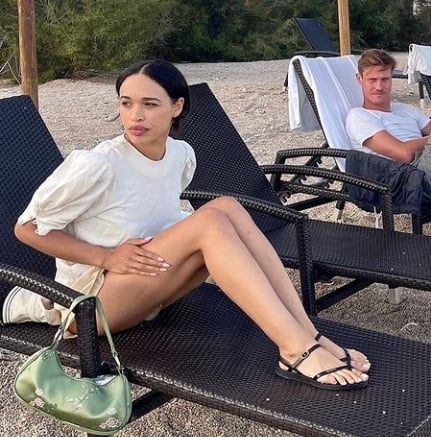 cleopatra coleman feet 4