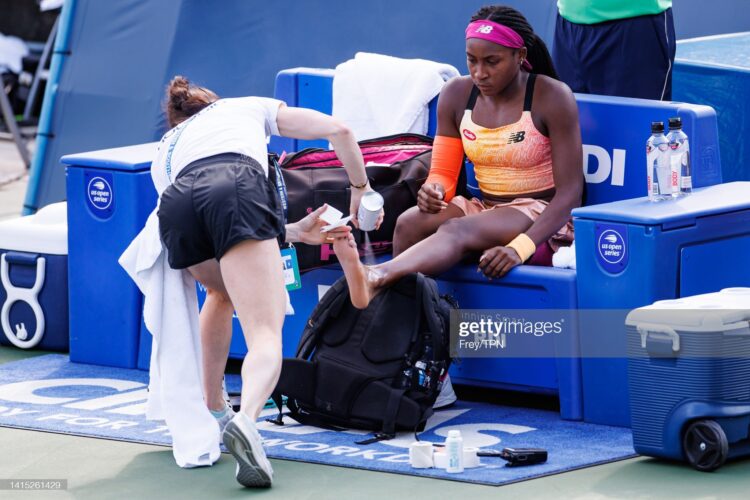 coco gauff feet 3