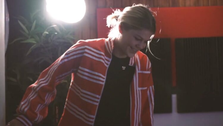 coco van dijk feet 3