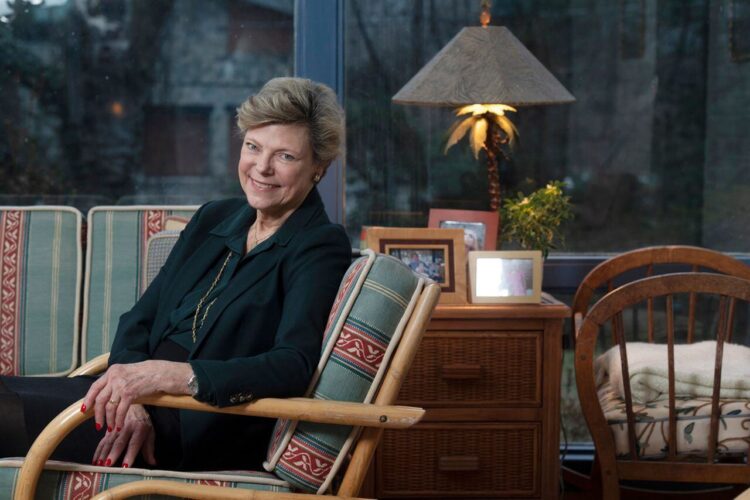 cokie roberts feet 5