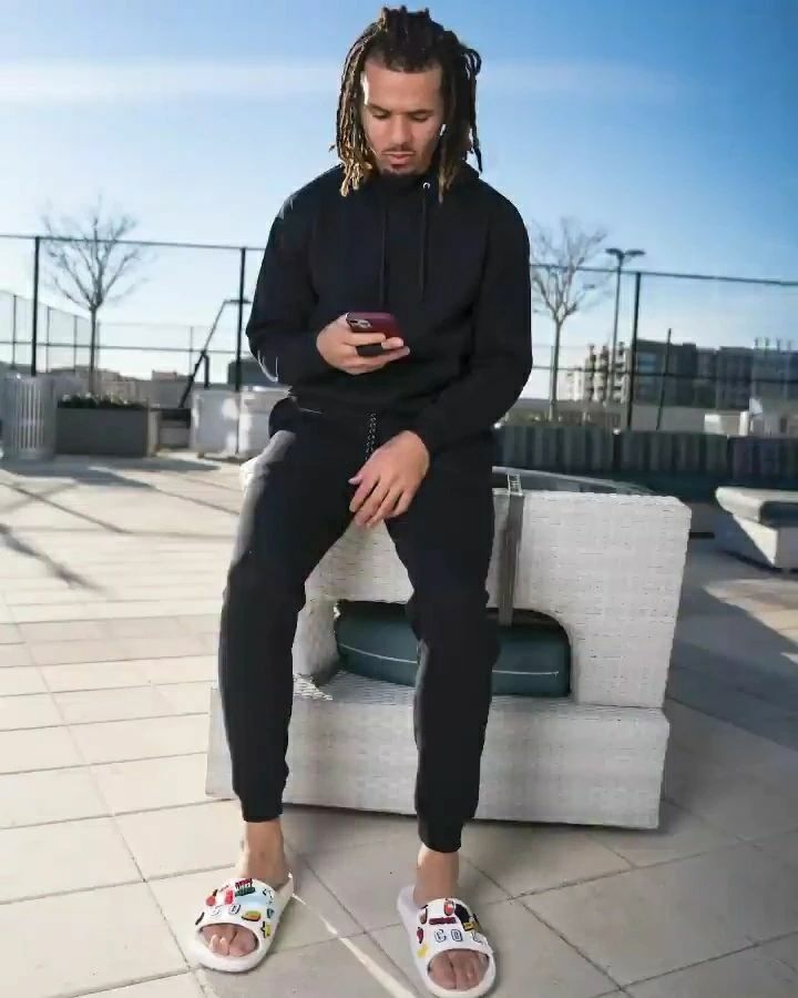 cole anthony feet 2