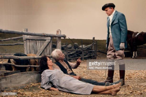 colleen dewhurst feet 5