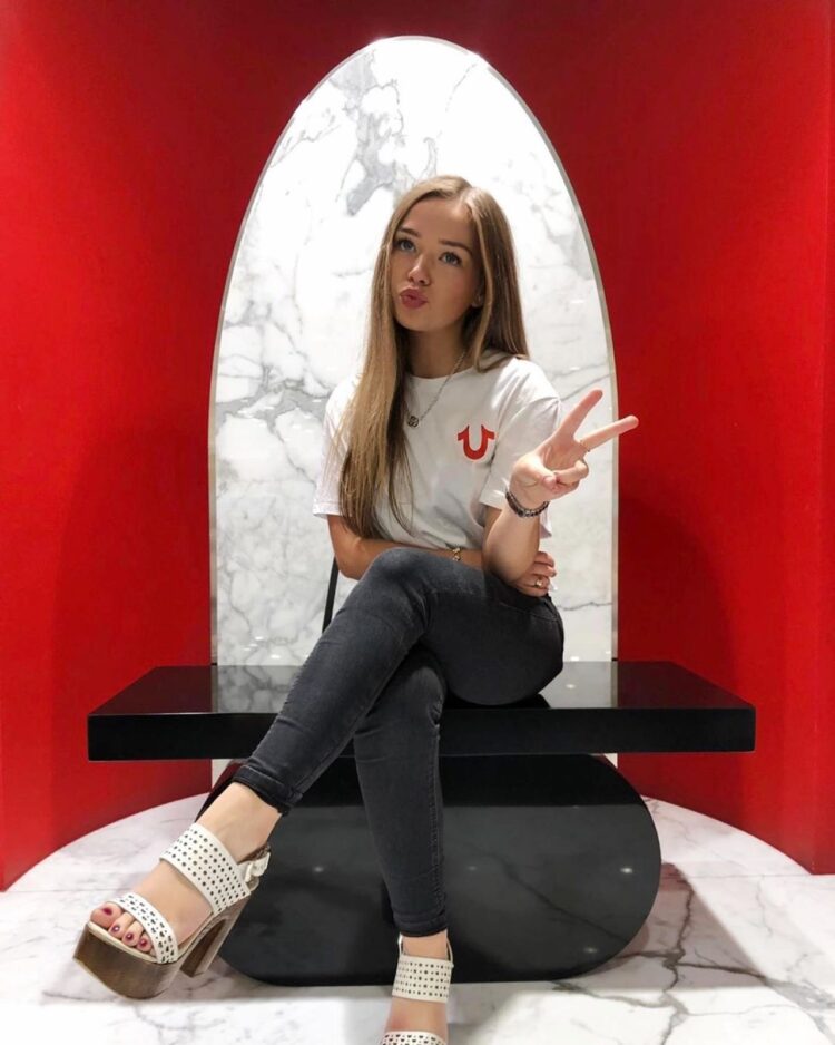 connie talbot feet 3