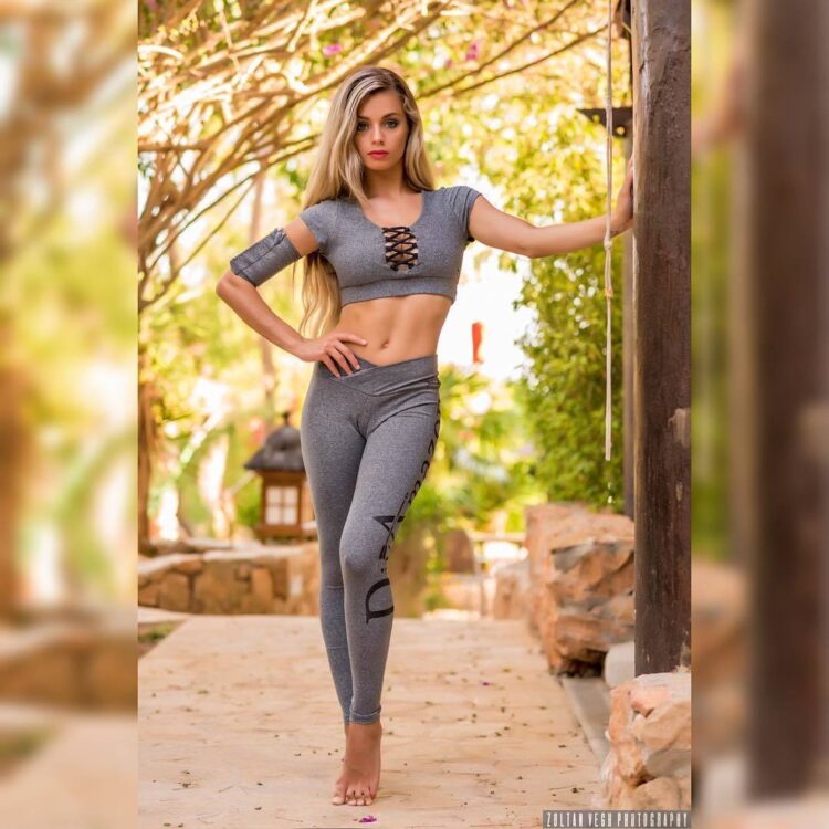 coral gonzalez feet 3