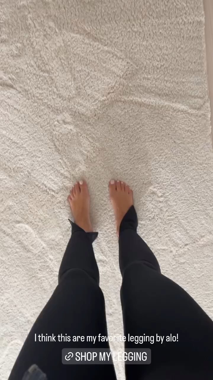 coral simanovich feet 2