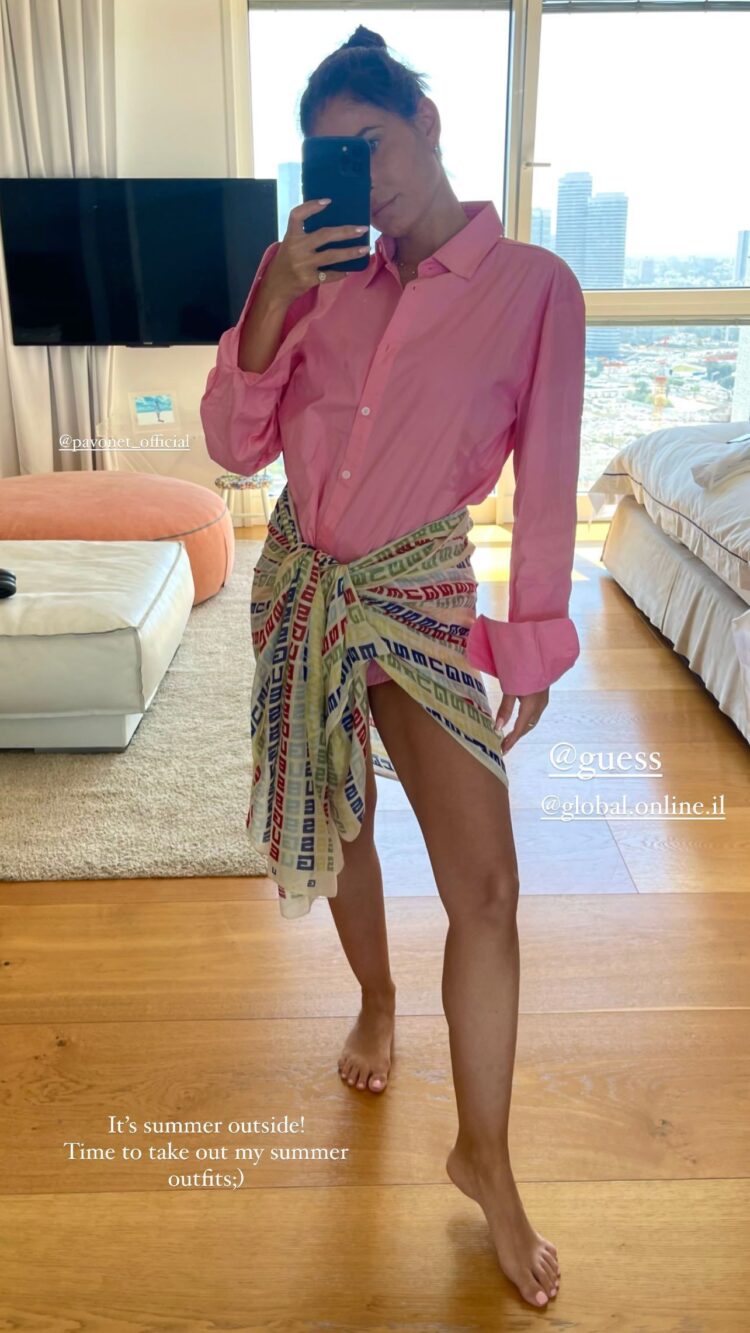 coral simanovich feet 4