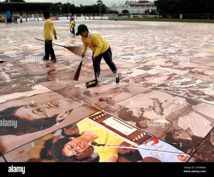 corazon aquino feet 2