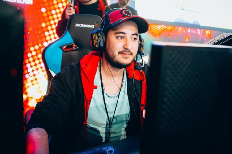 corentin houssein feet 2