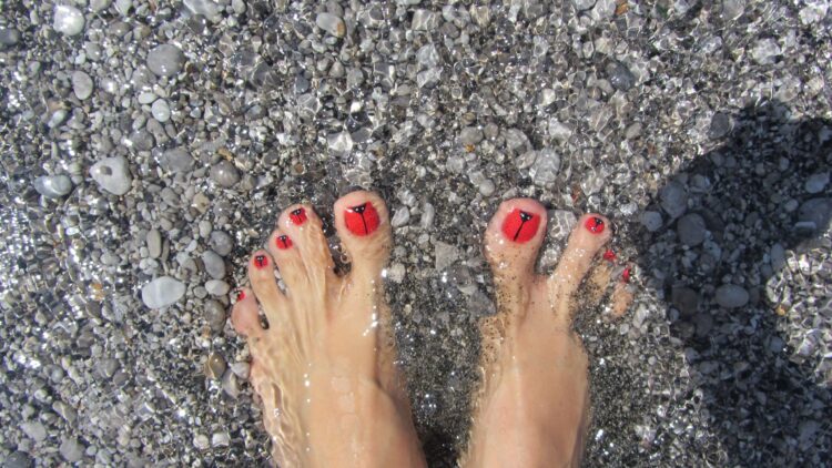 corina caragea feet 6 scaled