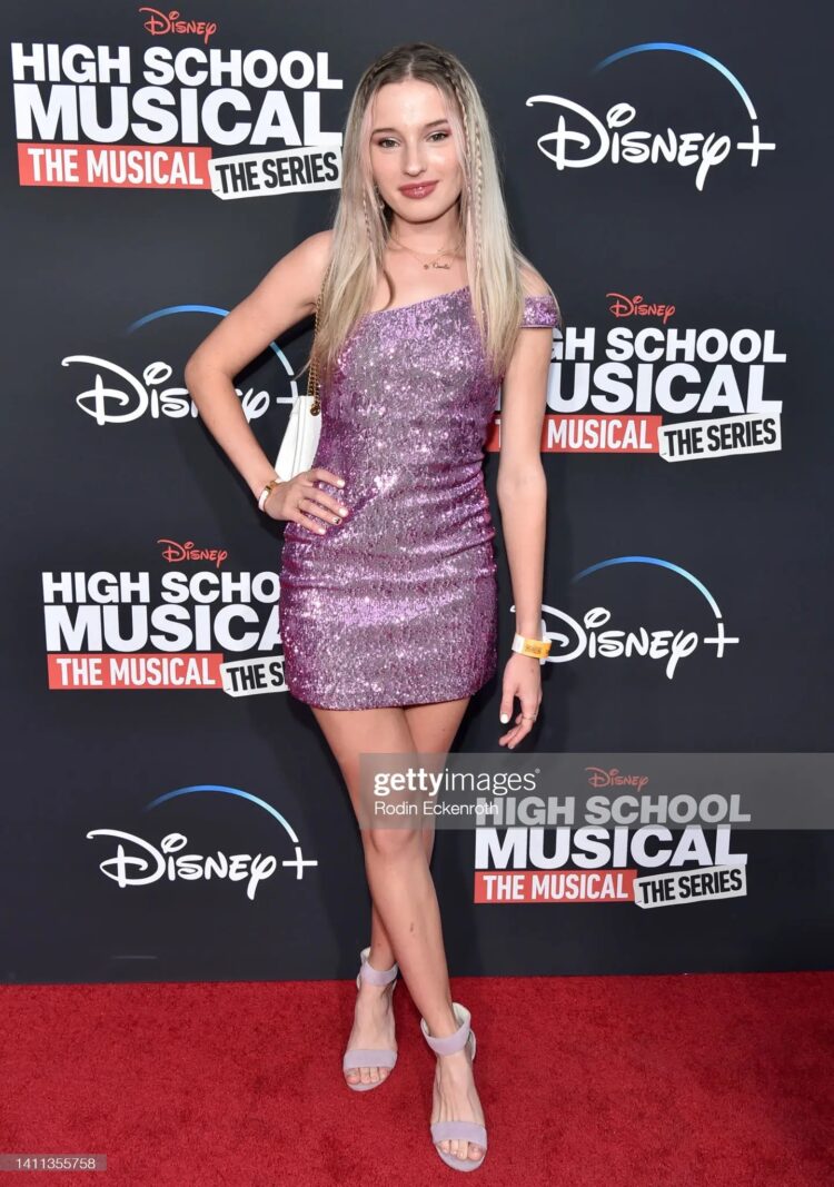 cosette rinab feet 3