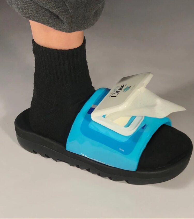 couplewetwipes feet 3