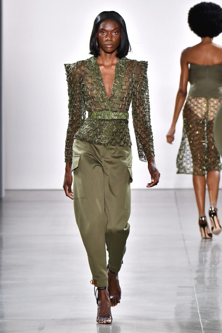 coura fall feet 3 scaled