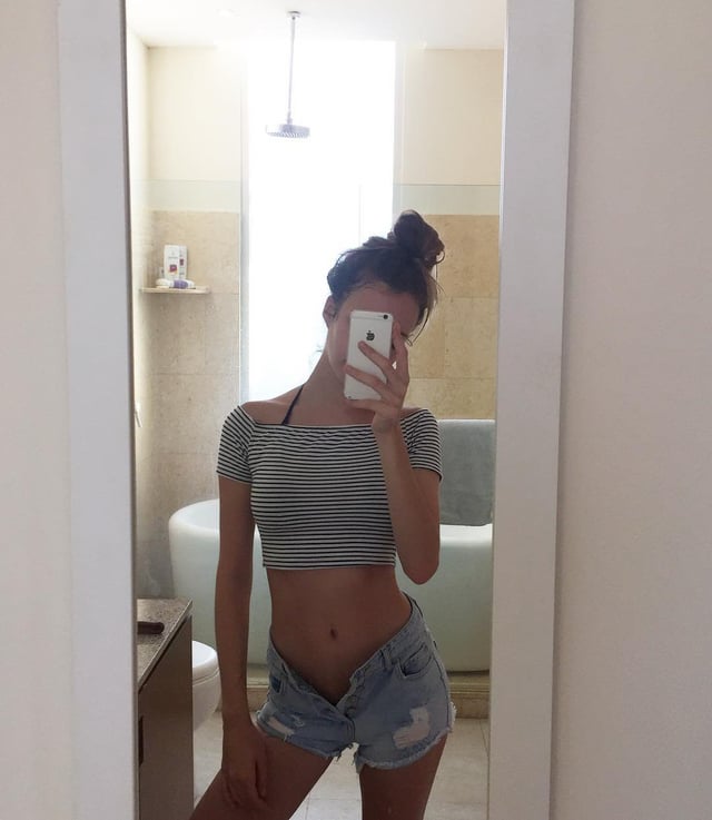 courtney kitt feet 6