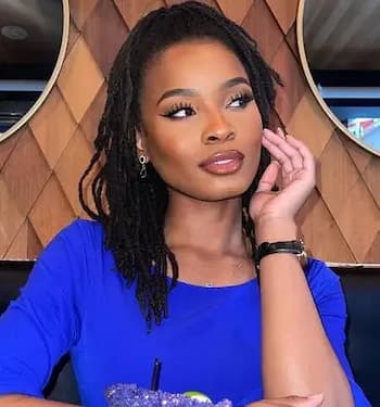 courtney randolph feet 4