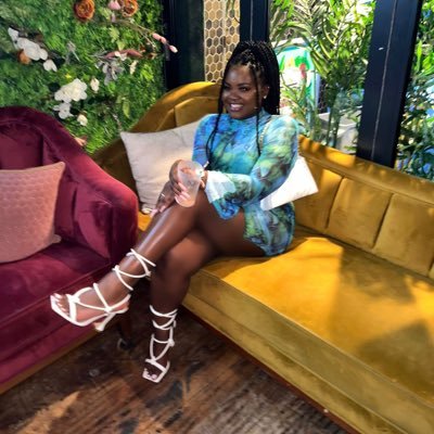 courtney reynolds feet 3