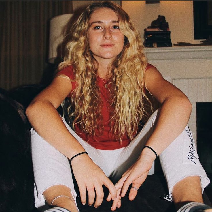 courtney taylor olsen feet 1