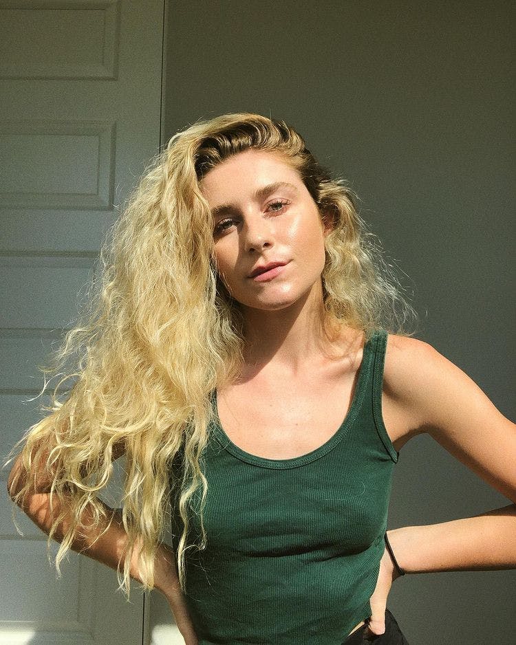 courtney taylor olsen feet 5