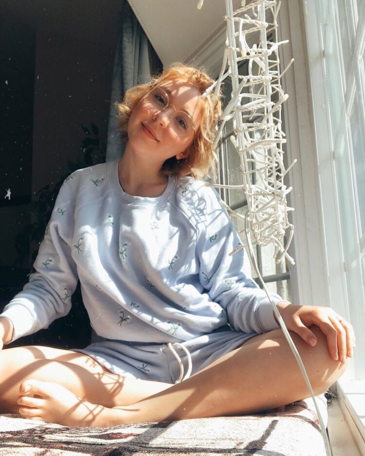 cozi zuehlsdorff feet 3