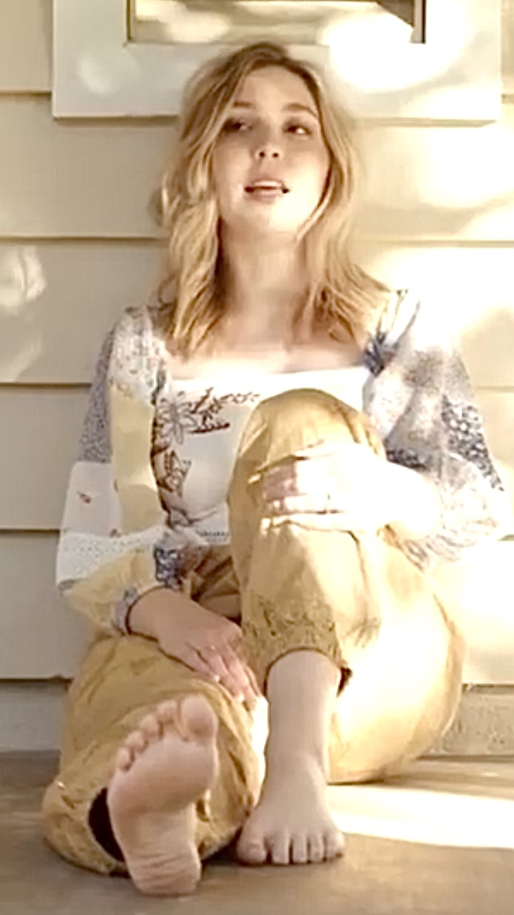 cozi zuehlsdorff feet 4