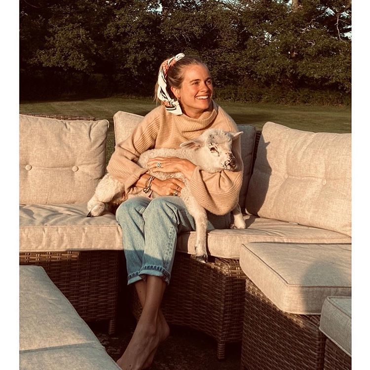 cressida bonas feet 1