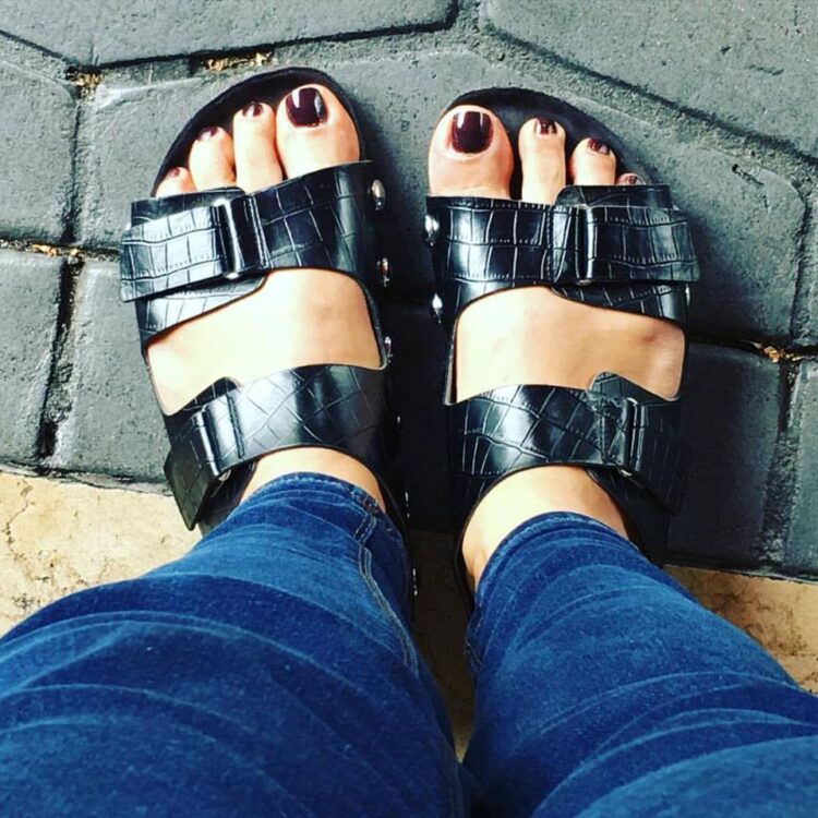cristela alonzo feet 1