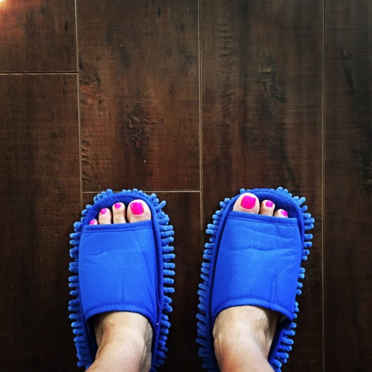 cristela alonzo feet 5