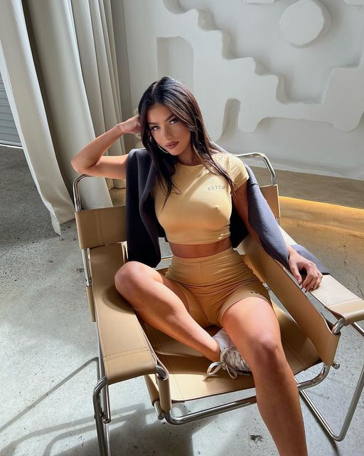 crystal bellotti feet 3