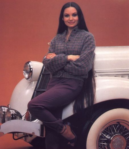 crystal gayle feet 3