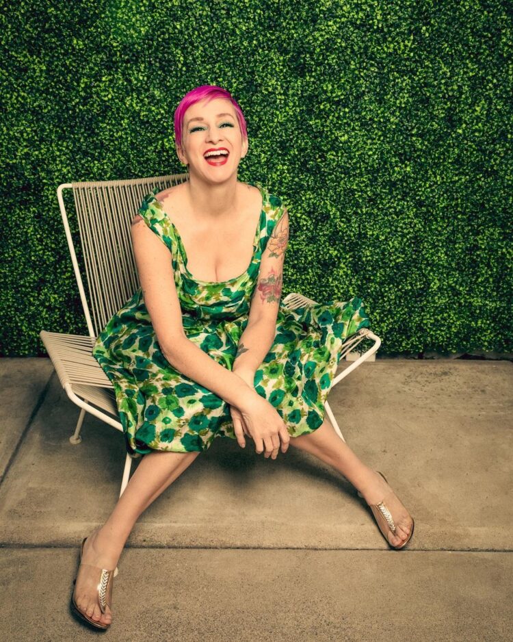 crystal lewis feet 4