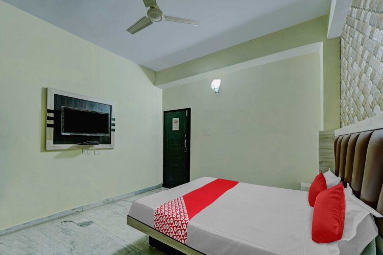 crystalv.oyo feet 2 scaled