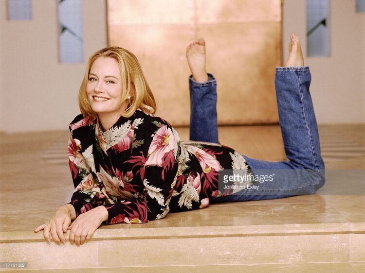 cybill shepherd feet 2