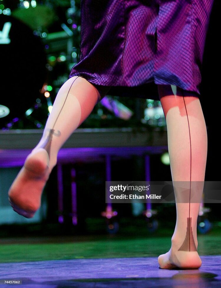 cyndi lauper feet