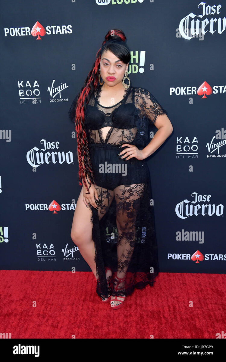 cynthia luciette feet 4