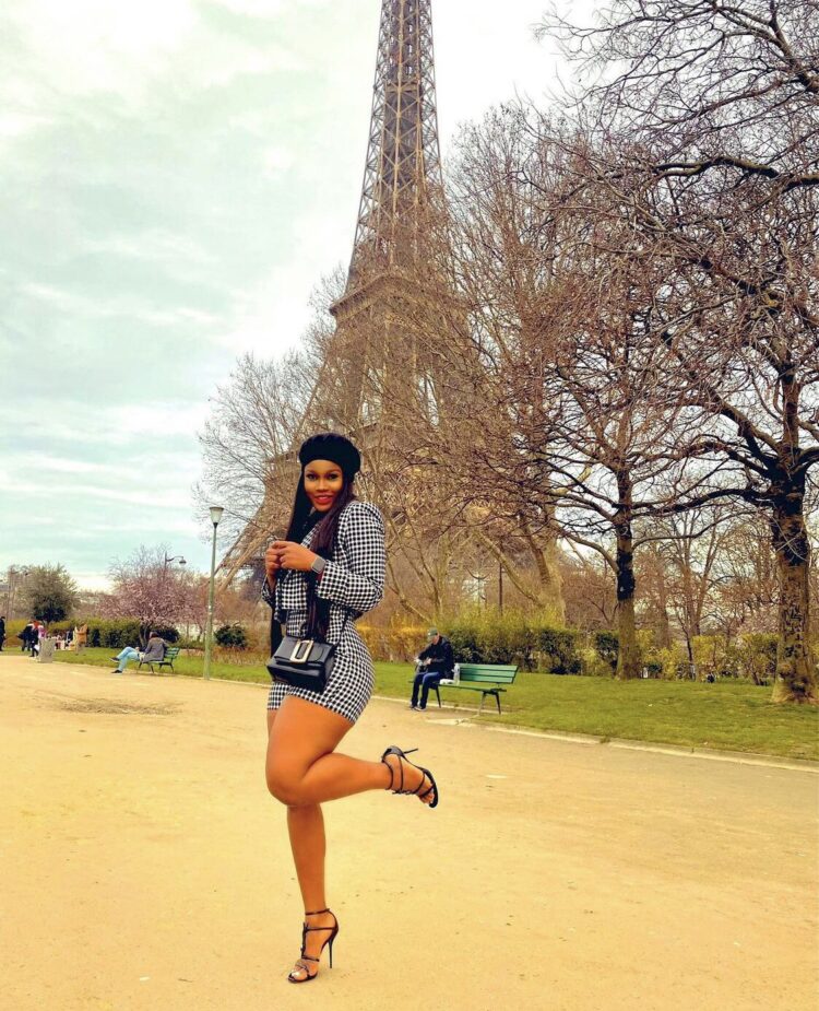 cynthia nwadiora feet 6