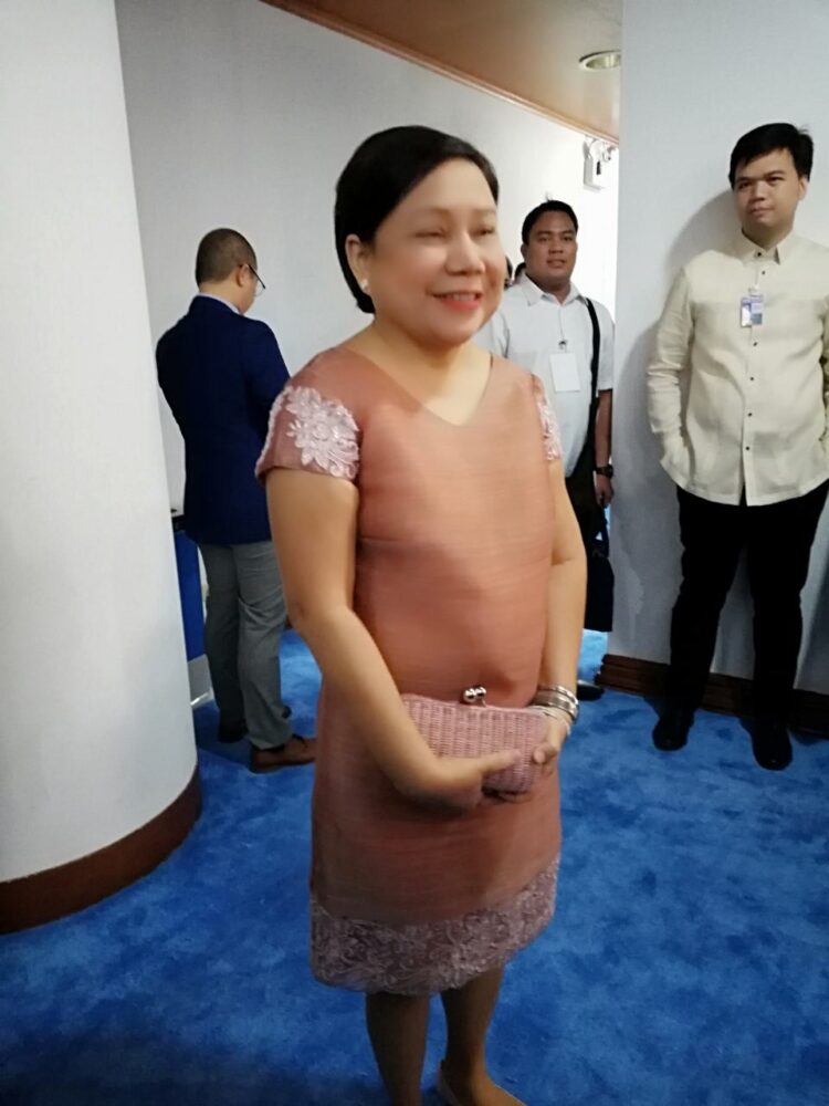 cynthia villar feet 2