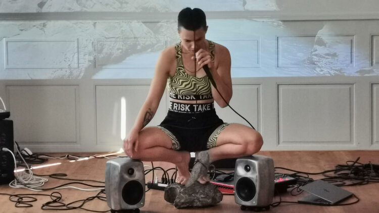 dafne vicente feet 4