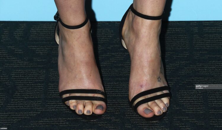 daisy ridley feet 1