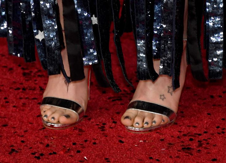 daisy ridley feet 6