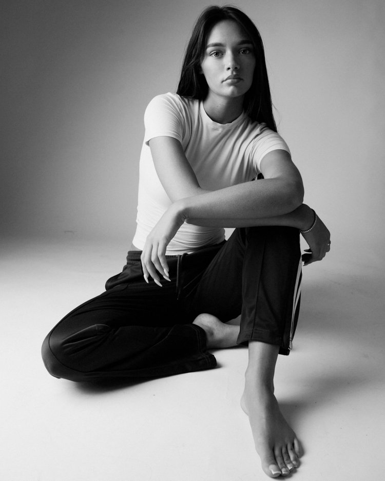 daisy tomlinson feet