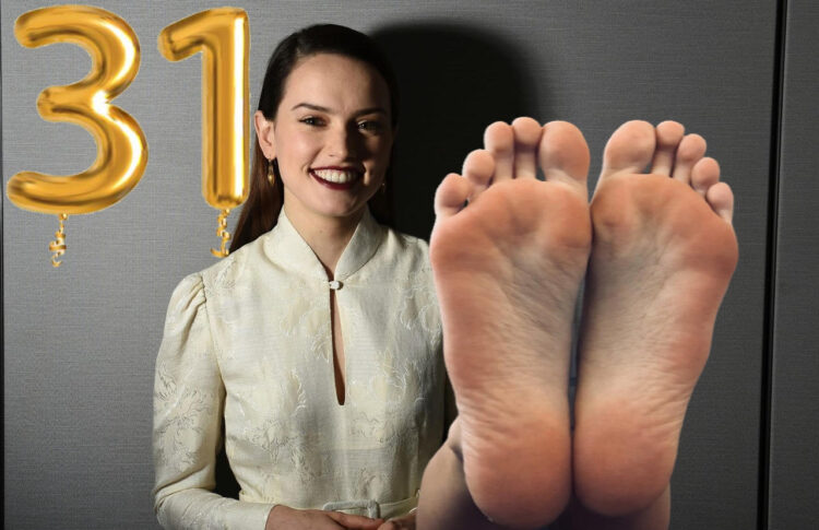 daisy turner feet 4